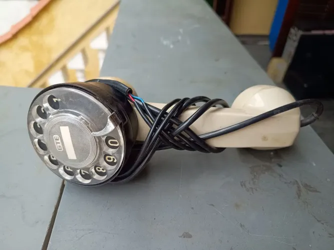 Telefone fixo retrô