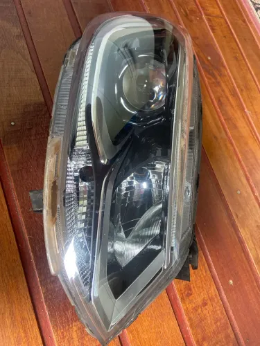 Farol DIREITO - Chevrolet ÔNIX 2020/2024