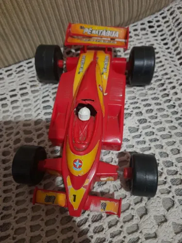 Carro de fórmula 1 Pé na tábua, da estrela