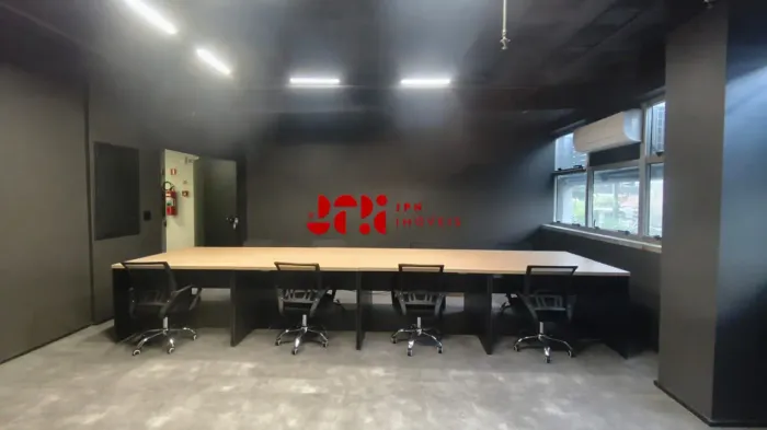 Sala comercial em Moema - 86m², mobiliada, 02 banheiros 02 vagas