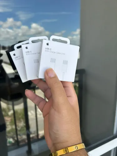 Cabo USB-C para USB-C 60W para iPhone 15/16/17 Pro Max 