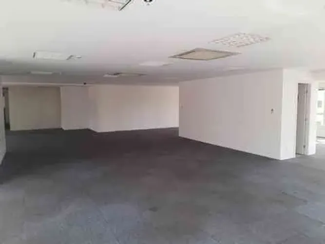 SALA NO CENTRO DE ALPHAVILLE!