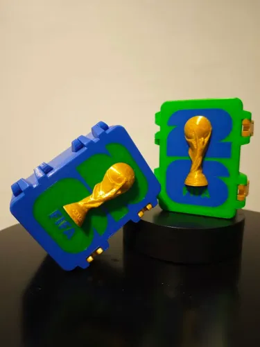 Caixa impressa em 3D com suporte divisória para figurinhas da copa. 