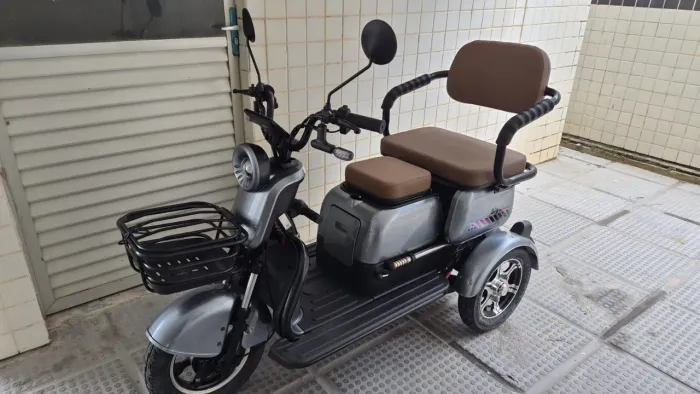 Vendo moto chefe, zeroooo