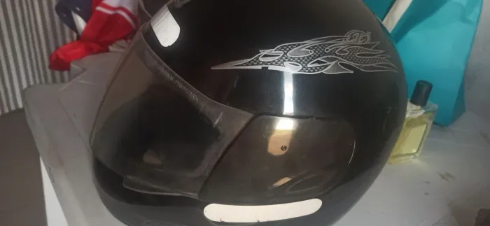 Capacete ótimo Tam 58