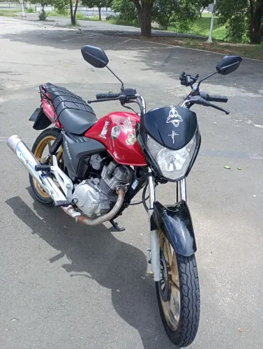 Moto semi-nova