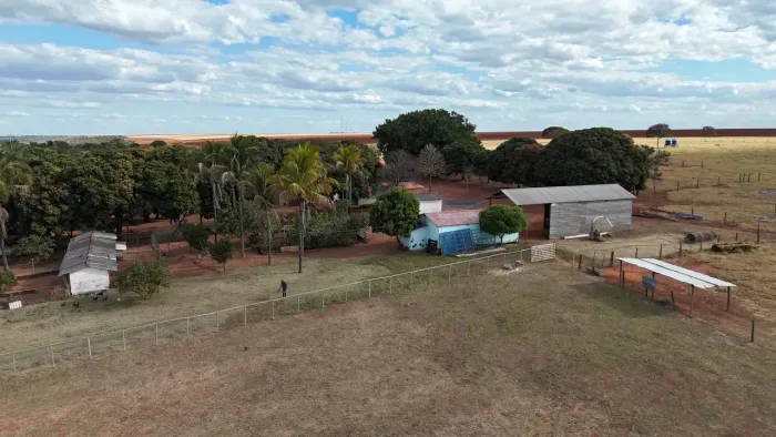FAZENDA 546 HECTARES EM BURITIS-MG | RICA EM ÁGUA | 14 PASTOS | ÁREA DE LAZER COMPLETA