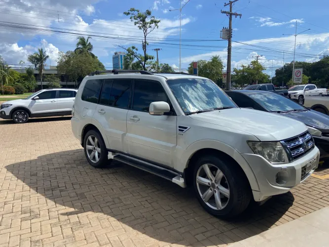 Mitsubishi Pajero HPE Full 3.2 4X4 T.i.dies. 5P AUT 2014