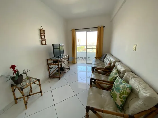 Apartamento à venda em Praia Grande com 2 quartos na Vila Mirim a 150m da Praia