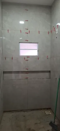 Pedreiro construtor disponível 