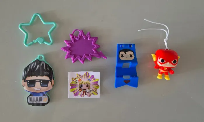 Kit 4 Surpresas Kinder Joy DC Funko 2025 - Colecionáveis Usado