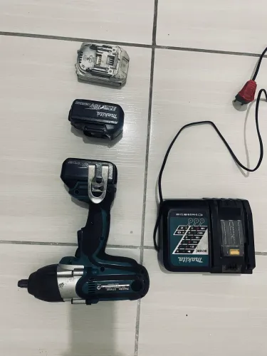 Chave de Impacto Makita DTW450