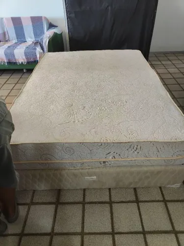 Camas box casal com colchão de espuma