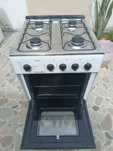 Vendo fogão 4 bocas pouco utilizado.