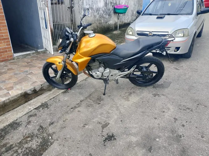 Moto a venda
