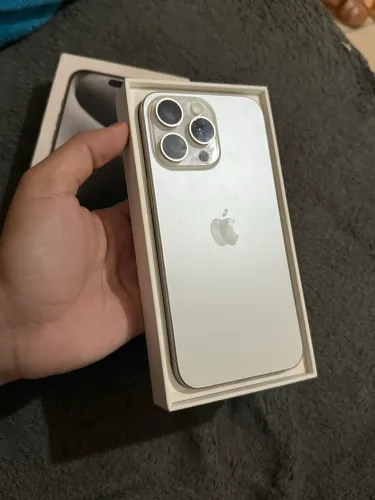 iPhone 15 pro Max 256 branco 