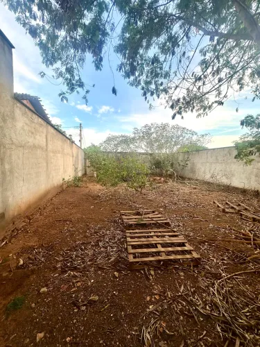 Oportunidade para investir ou construir, lote já murado