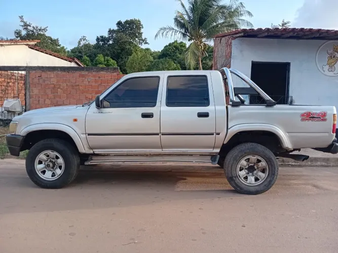 Toyota Hilux CD DX 4X4 3.0 8V 90cv Diesel 2003