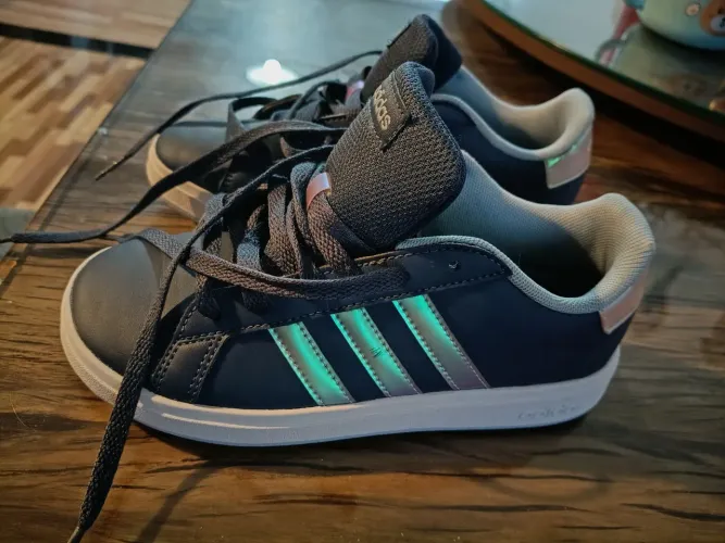 Tênis inf 32 Adidas original!