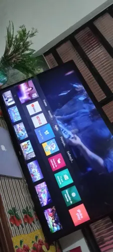 Vendo essa tv da marca Philips de 43 polegadas SMART completa