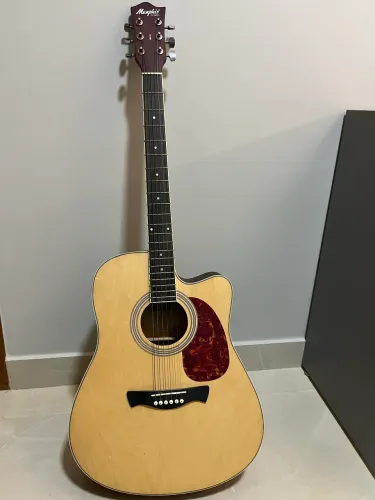 Violão eletroacústico Dreadnought cutaway