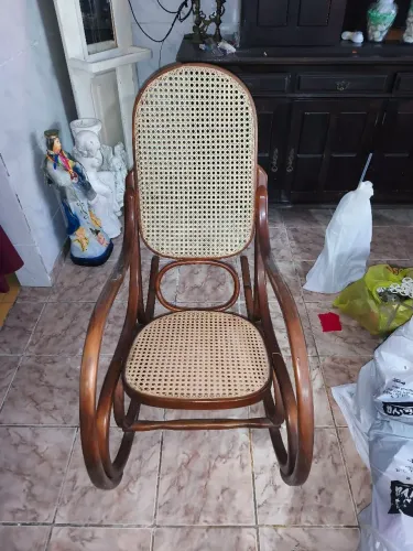 Cadeira de Balanço estilo Thonet