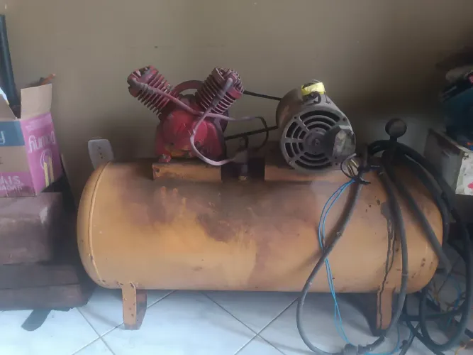 Vendo compressor 150 litros 
