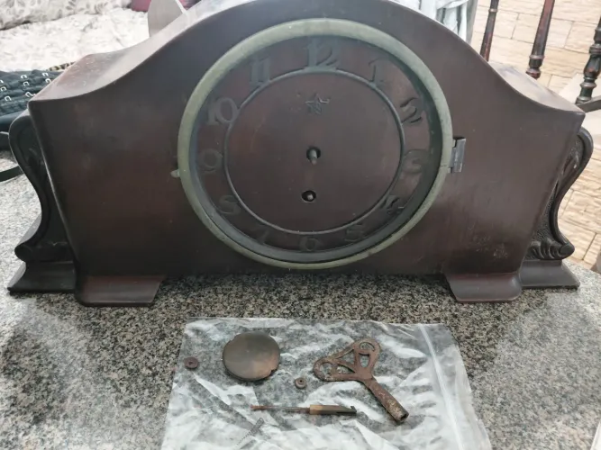 Carrilhão de mesa antigo