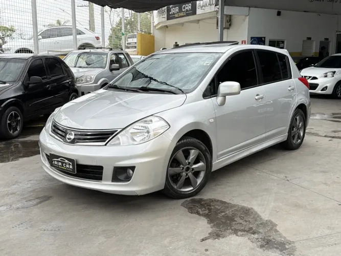 Nissan Tiida SL 1.8/1.8 Flex 16V Aut. 2013