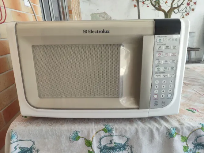 Microondas Electrolux,31 lts,110 volts, entrego e dou garantia