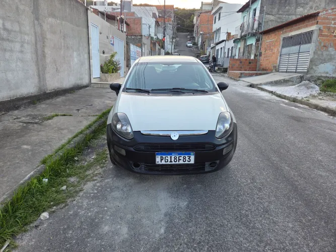 Fiat Punto Attractive 1.4 Fire Flex 8V 5P 2013
