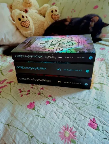 Box acotar Corte de Espinhos e Rosas Sarah J Maas
