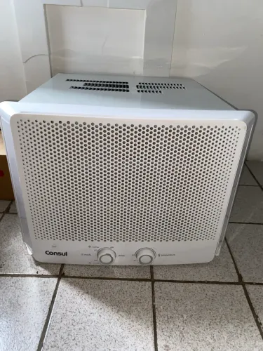 Ar condicionado Cônsul 12.000 BTUs (Utilizado por apenas 6 meses)
