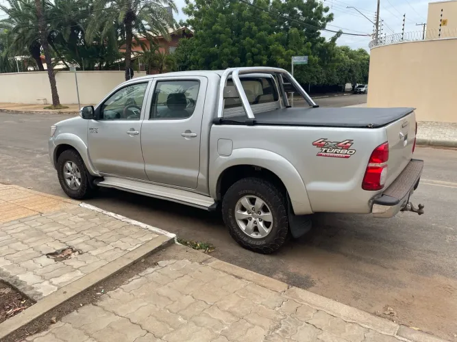Toyota Hilux CD SRV D4-d 4X4 3.0 TDI Diesel AUT 2014