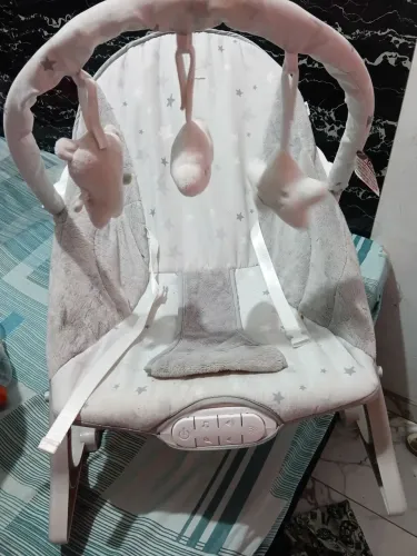 Vendo bebê conforto + cadeirinha balanço elétrica