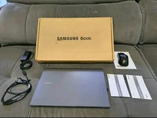 Notebook Samsung Book 550XDA Chumbo