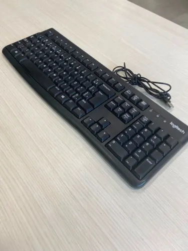 Teclado Seminovo Logitech