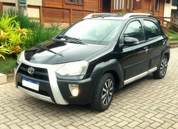 Toyota Etios Cross 1.5 Flex 16V 5P Mec. 2014