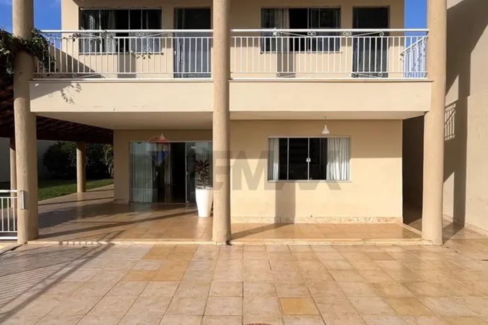 Casa dos Sonhos em Candeias: 3 Suítes, Vitória da Conquista, Bahia.