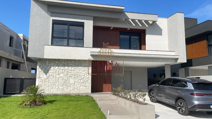 CASA RESIDENCIAL em CAMBORIÚ - SC, SANTA REGINA