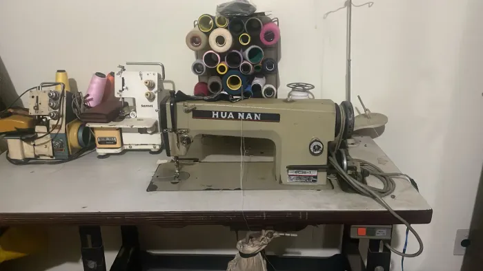 Máquina reta industrial