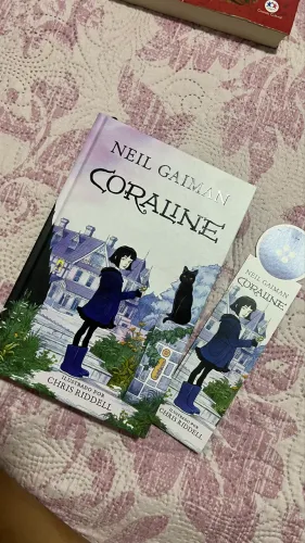 livro da coraline capa dura 