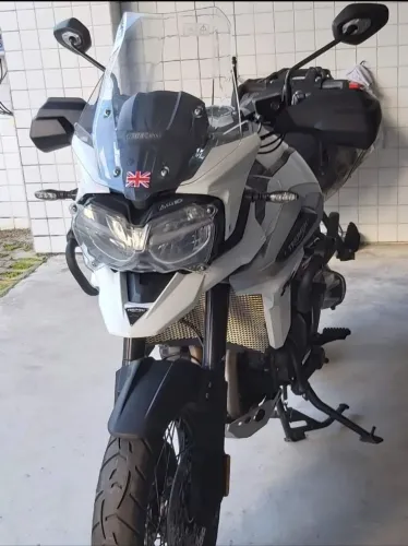 Triumph Tiger 1200 XCX, Conservadissima, Cor Branco Perolizado, Pneus Novos, Pouco Rodada