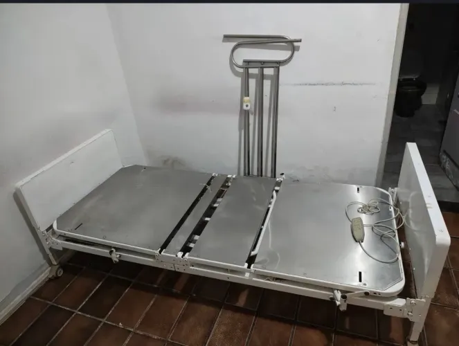 CAMA HOSPITALAR ARTICULADA ELÉTRICA 
