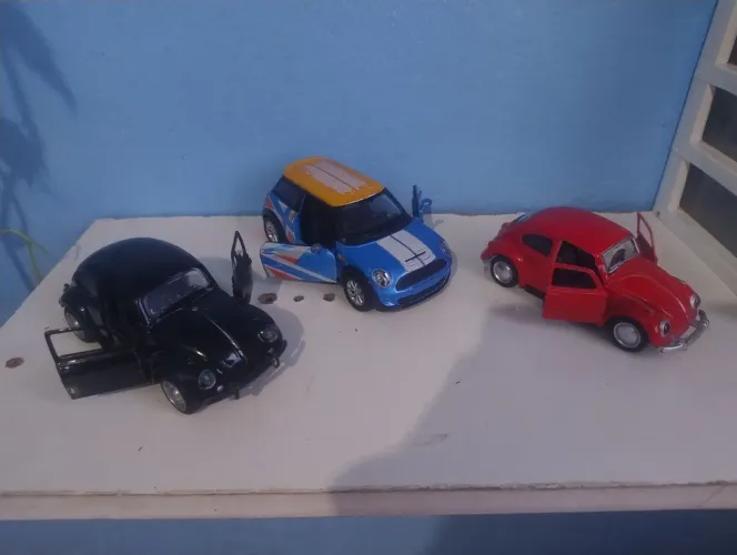 Carrinhos miniaturas