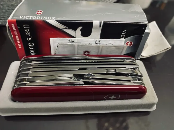 Canivete Suíço Victorinox 33 funções Novo