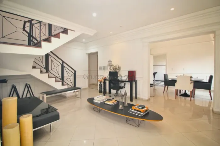 Linda Cobertura fino acabamento de 357 metros com Piscina.