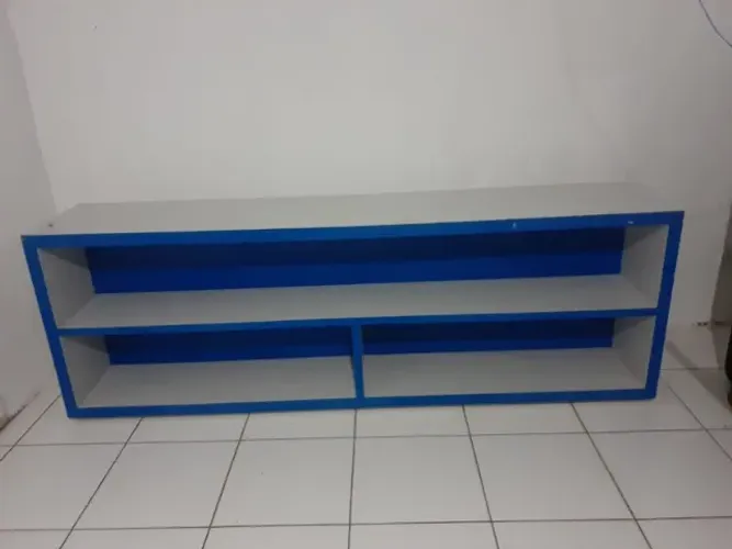 Balcão de madeira semi novo em exccelente estado - Azul