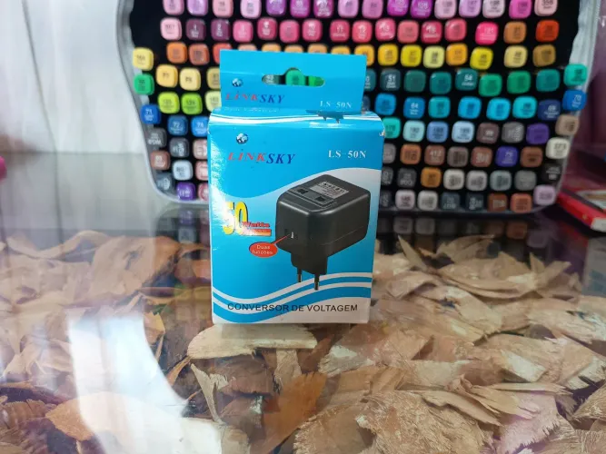 Conversor de Voltagem 110V ? 220V - 50W (Bivolt)
