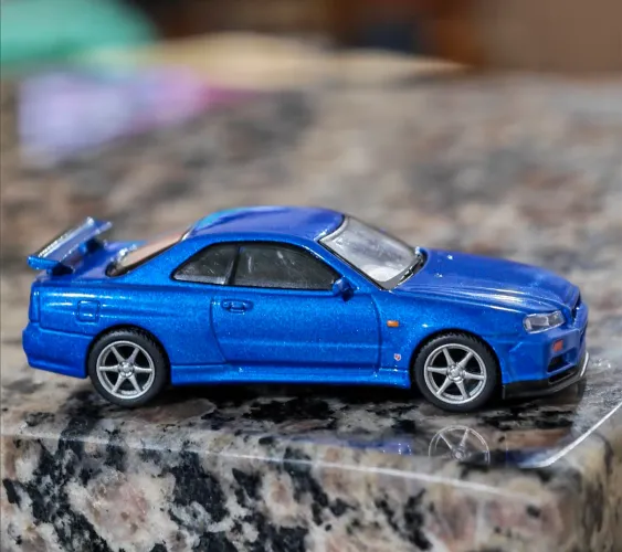 Mini GT Nissan Skyline R34 Azul Loose